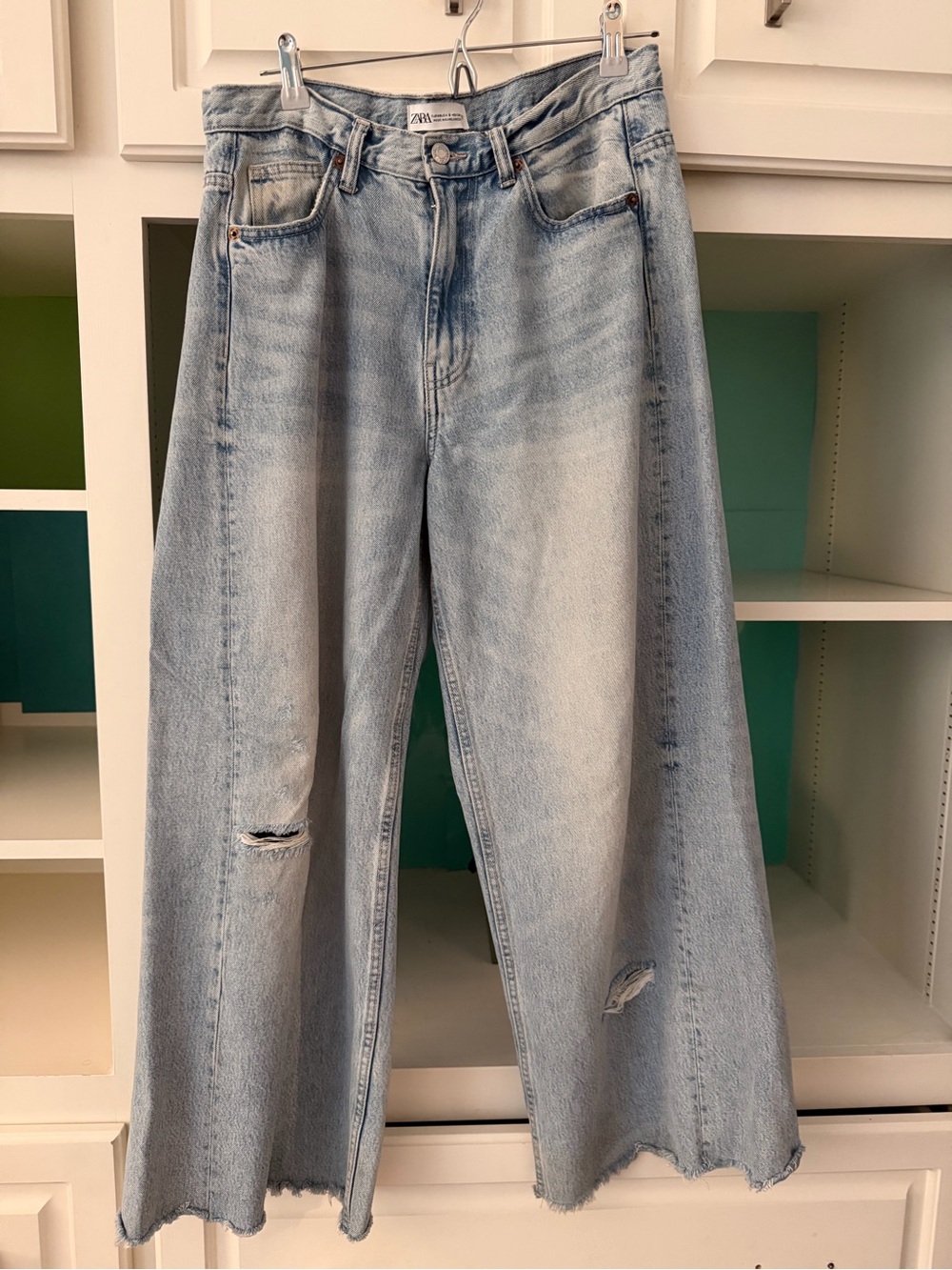 Distressed wide leg jeans